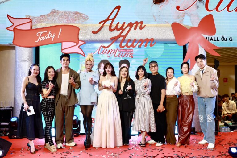 อั้ม พัชราภา”แฮปปี้ ปลื้มตลาด”AumAum”